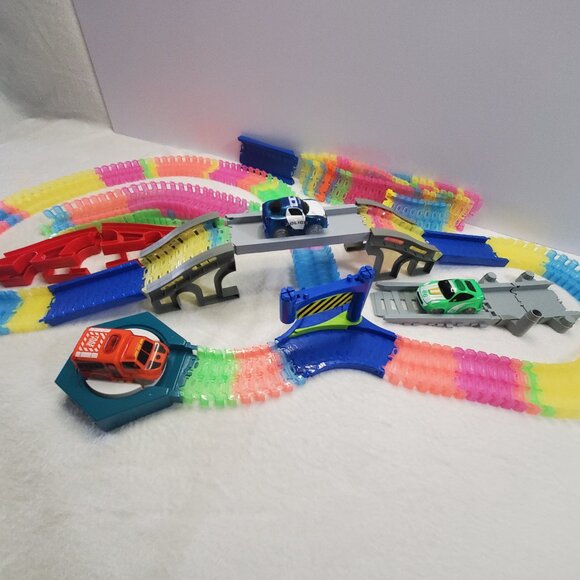 Twister Tracks Neon Glow-In-The-Dark Track 3 Vehicles Fire Truck Police Car - Picture 11 of 11